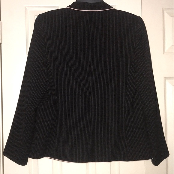 >💜CUTE BLAZER BLACK LIGHT PEACH STRIPES & ACENTS WOMEN’S 10 LIKE NEW CONDITION - Picture 2 of 13